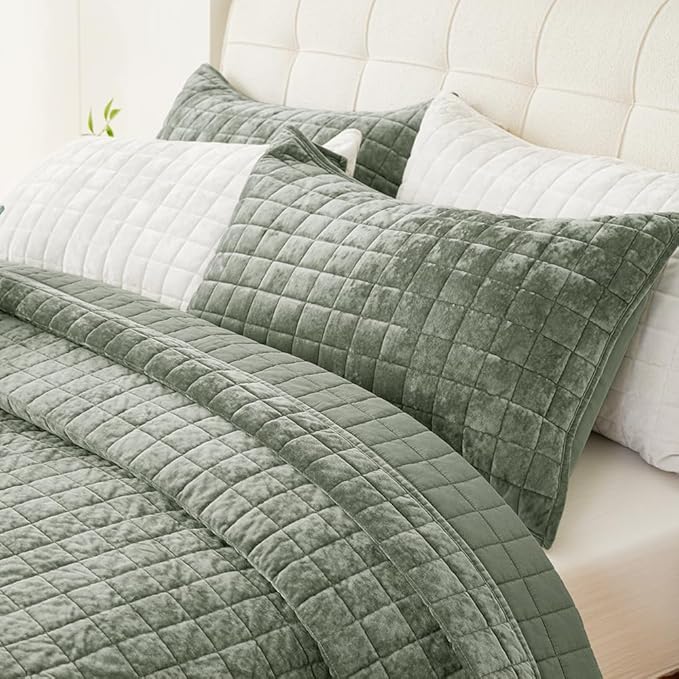 Velvet Quilt Set - California King - 3 Piece
