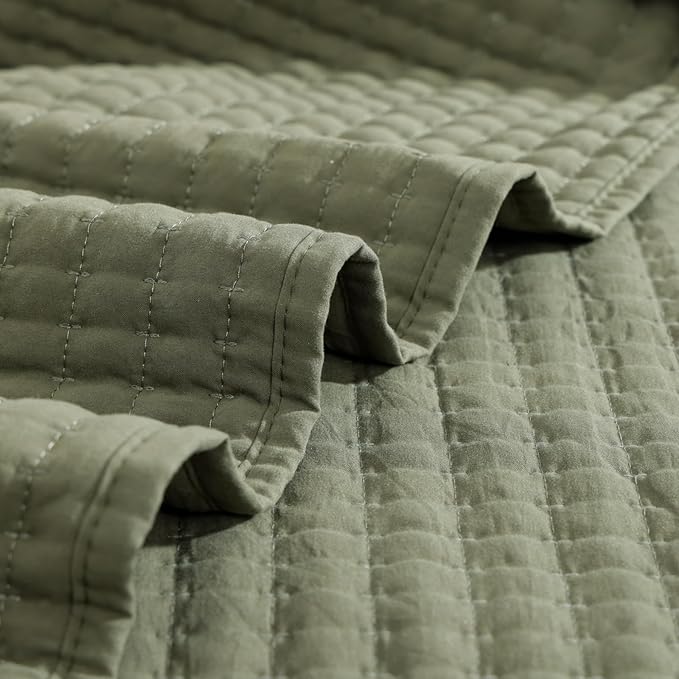 Quilt Set - Queen - 3 Piece