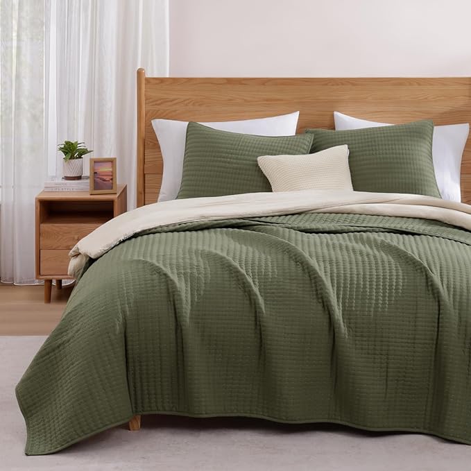Quilt Set - California King - 3 Piece