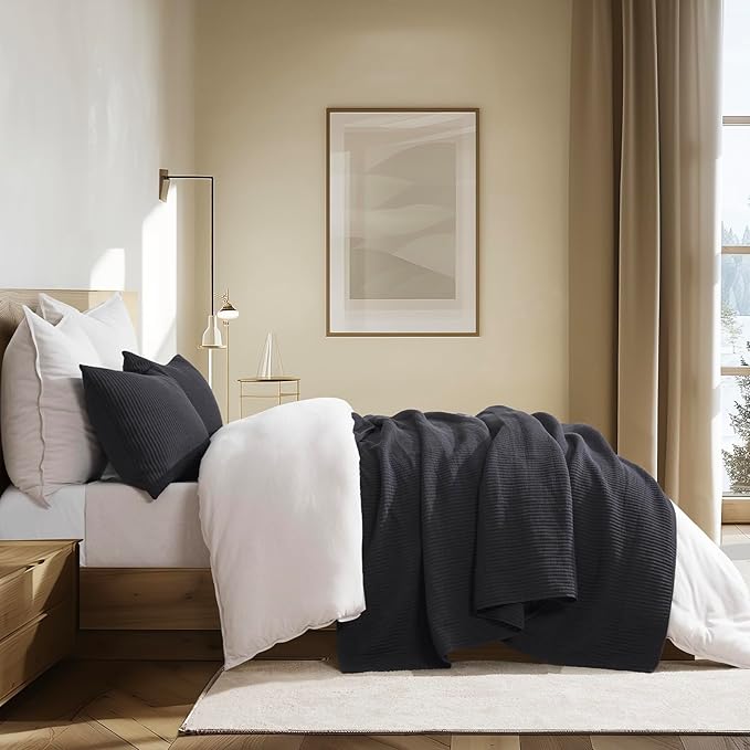 Bedding Set - Queen - 3 Piece