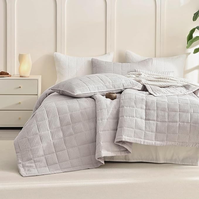 Quilt Set - King - 3 Piece