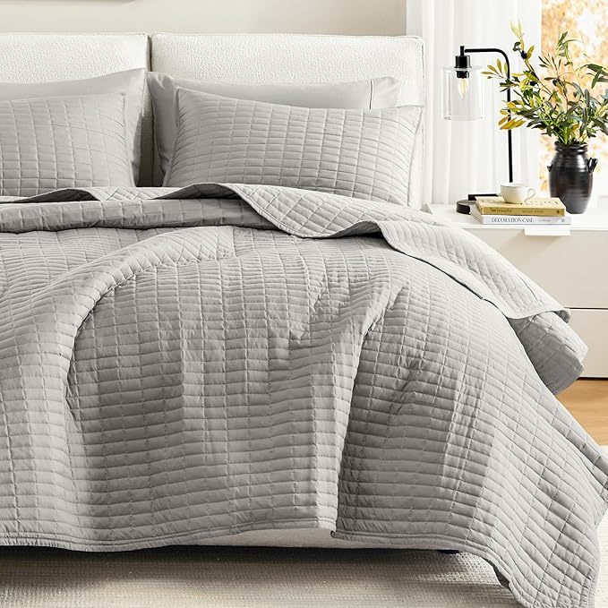 Quilt Set - Queen - 3 Piece