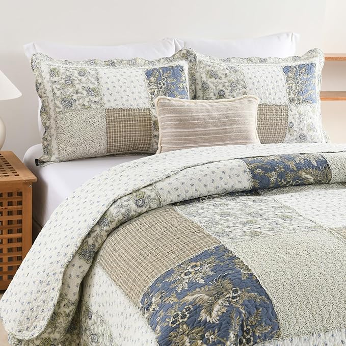 Quilt Set - Queen - 90 x 98 in - 3 Piece