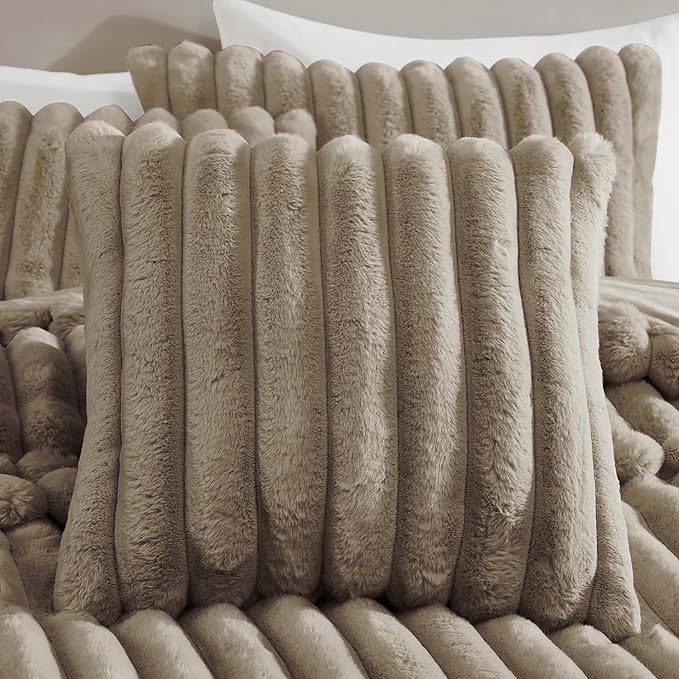 Comforter Set - Queen - 4 Piece