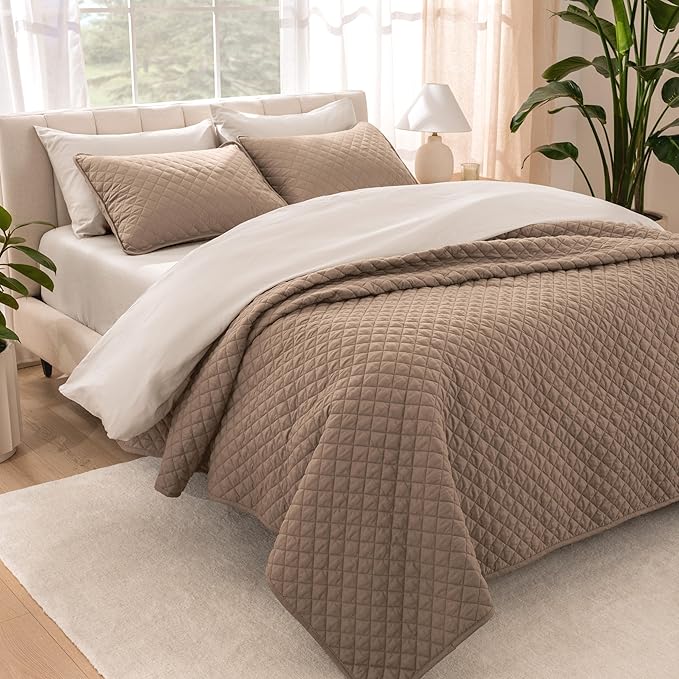 Bedding Set - Queen - 3 Piece