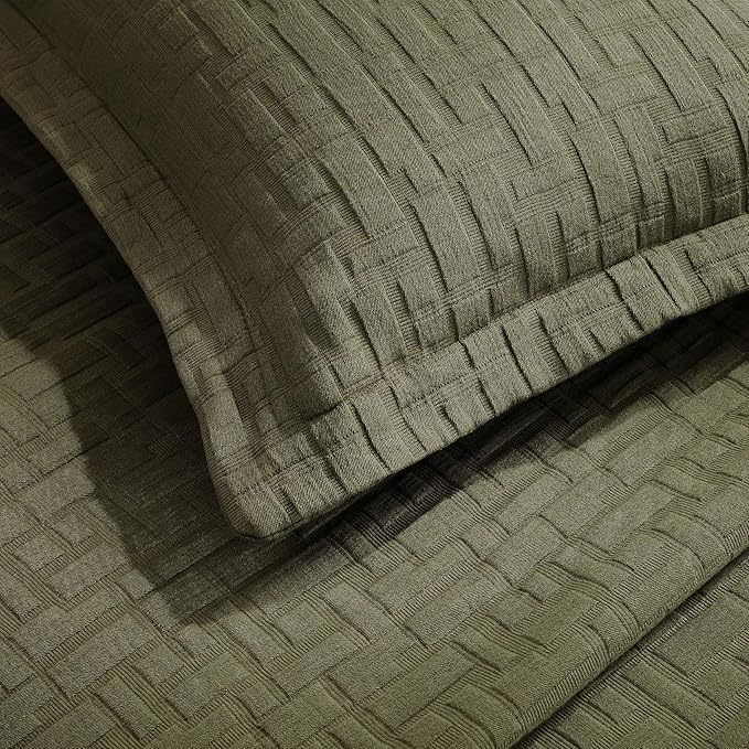 Bedding Set - Queen - 3 Piece