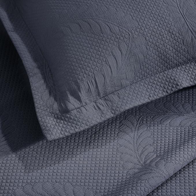 Bedding Set - Queen - 3 Piece